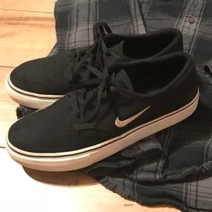 markdown Nike SB (skate Board) shoes